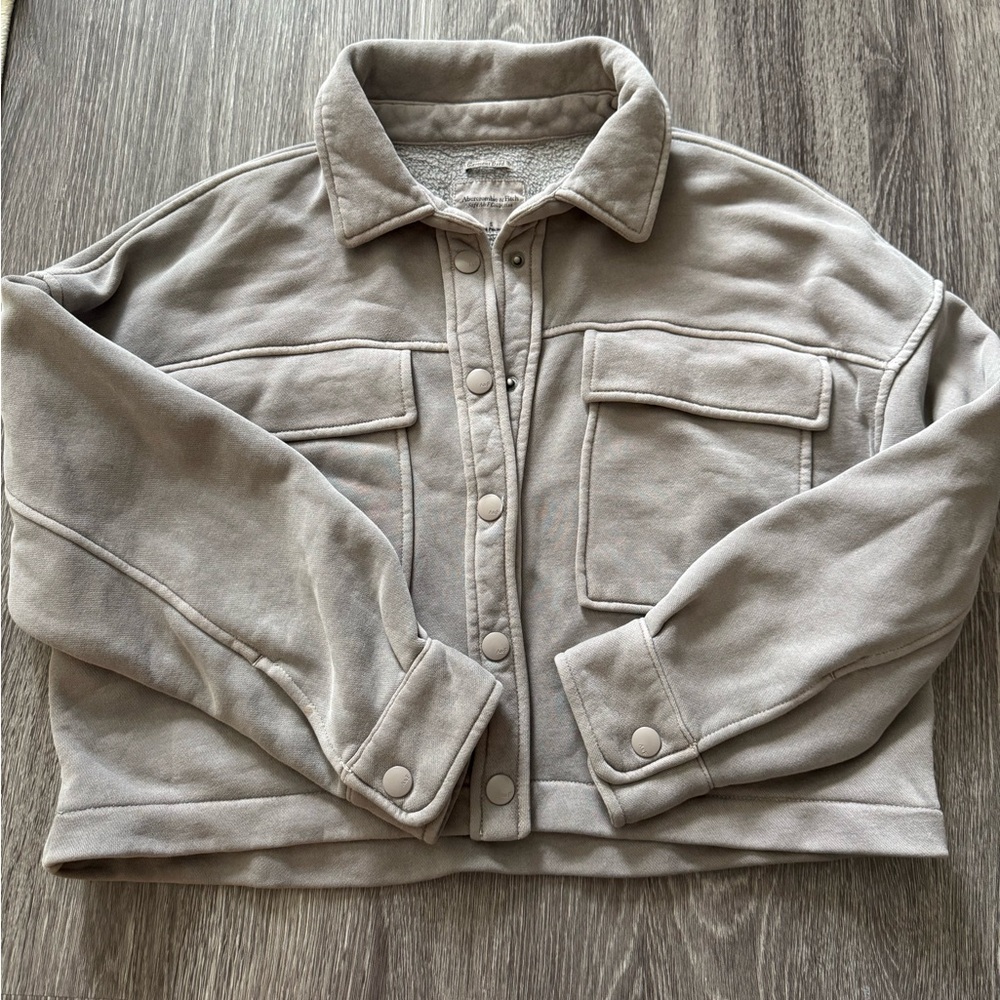 Abercrombie & Fitch Gray Cropped Shacket